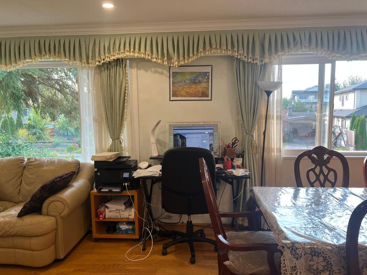 Quite House Near The Vancouver Airport ريتشموند، كولومبيا البريطانية المظهر الخارجي الصورة