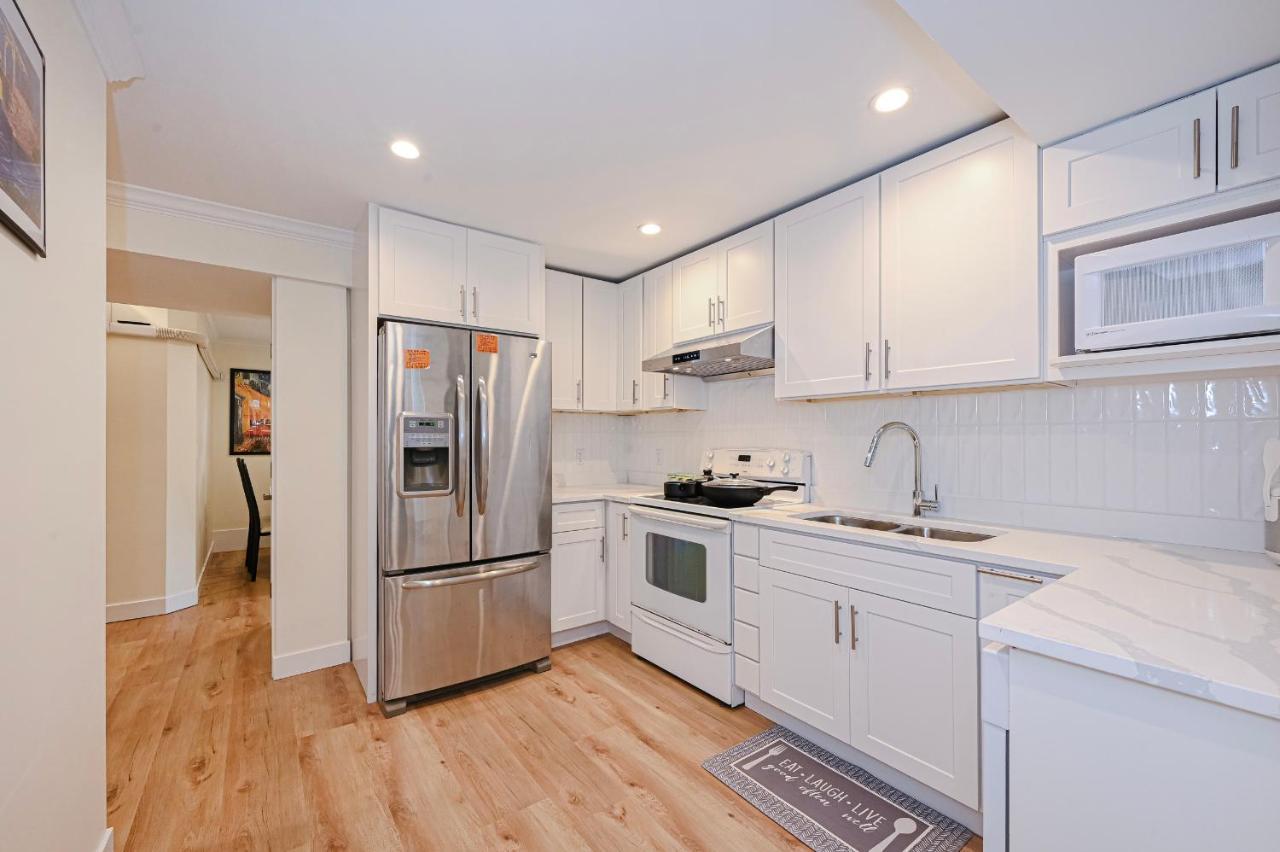 Quite House Near The Vancouver Airport ريتشموند، كولومبيا البريطانية المظهر الخارجي الصورة