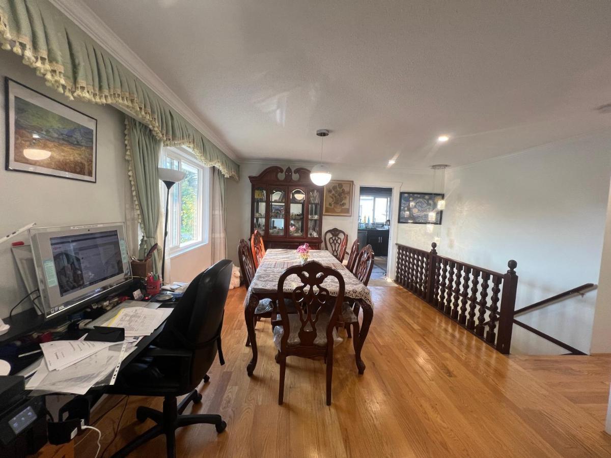 Quite House Near The Vancouver Airport ريتشموند، كولومبيا البريطانية المظهر الخارجي الصورة