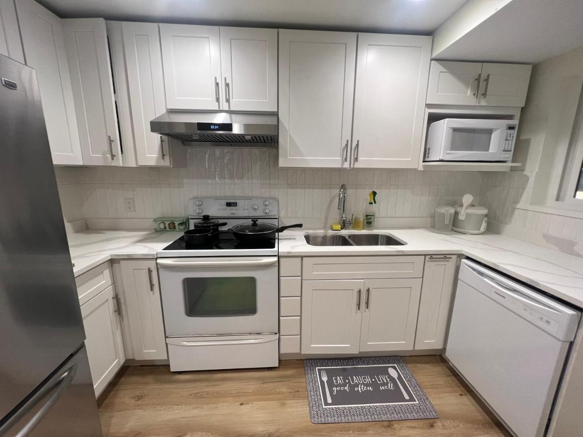 Quite House Near The Vancouver Airport ريتشموند، كولومبيا البريطانية المظهر الخارجي الصورة