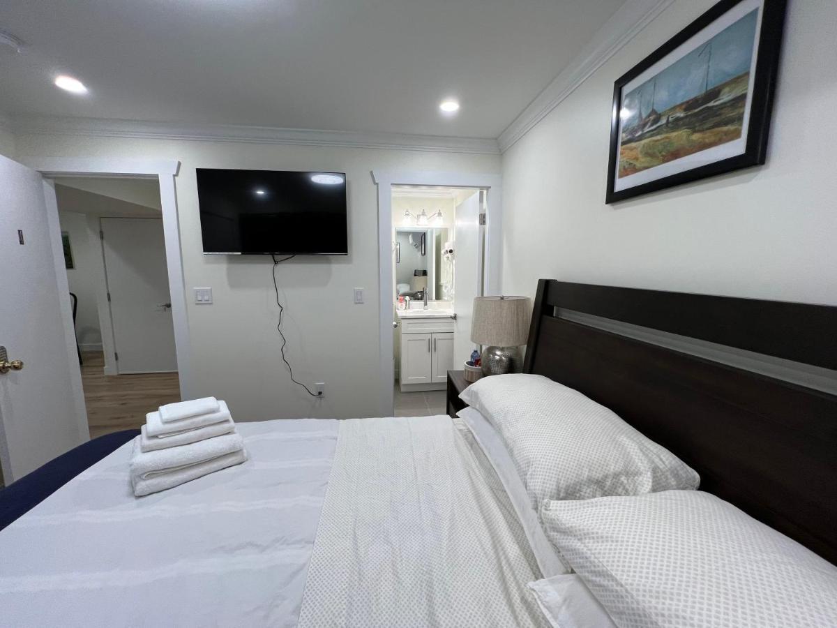 Quite House Near The Vancouver Airport ريتشموند، كولومبيا البريطانية المظهر الخارجي الصورة