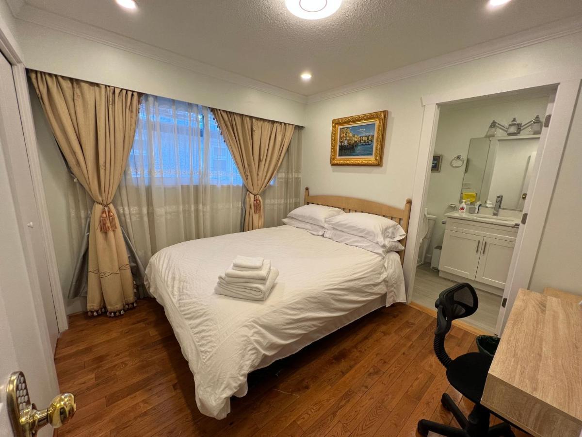 Quite House Near The Vancouver Airport ريتشموند، كولومبيا البريطانية المظهر الخارجي الصورة