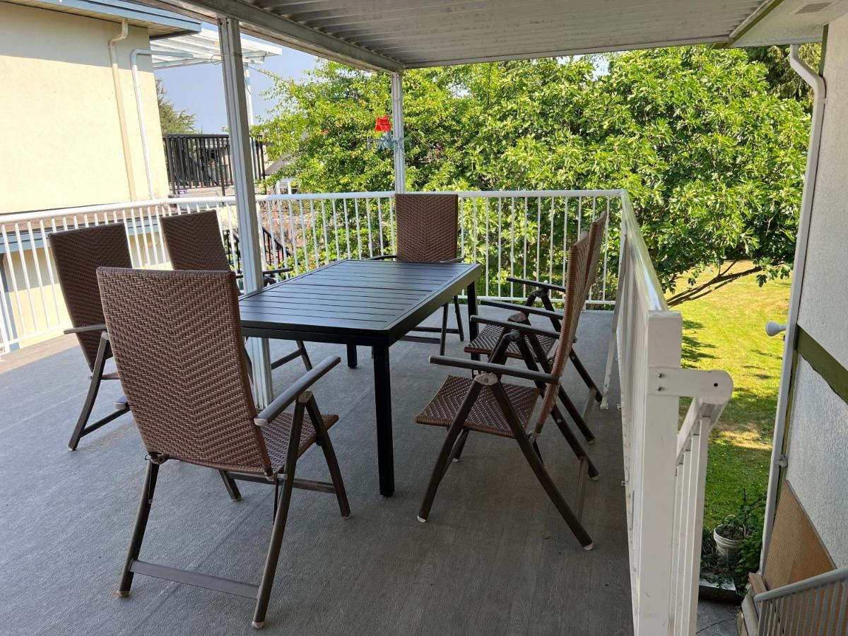 Quite House Near The Vancouver Airport ريتشموند، كولومبيا البريطانية المظهر الخارجي الصورة