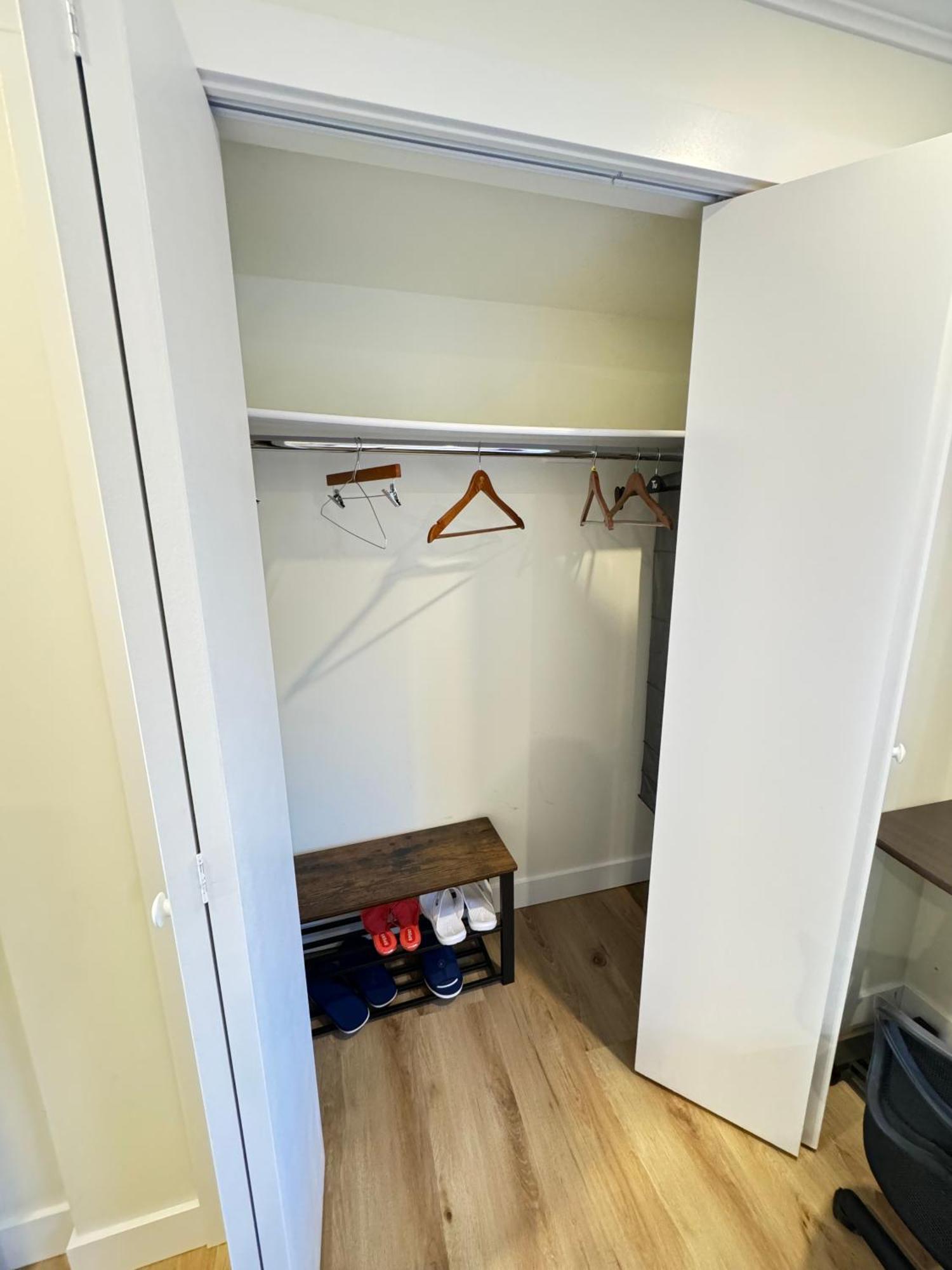 Quite House Near The Vancouver Airport ريتشموند، كولومبيا البريطانية المظهر الخارجي الصورة