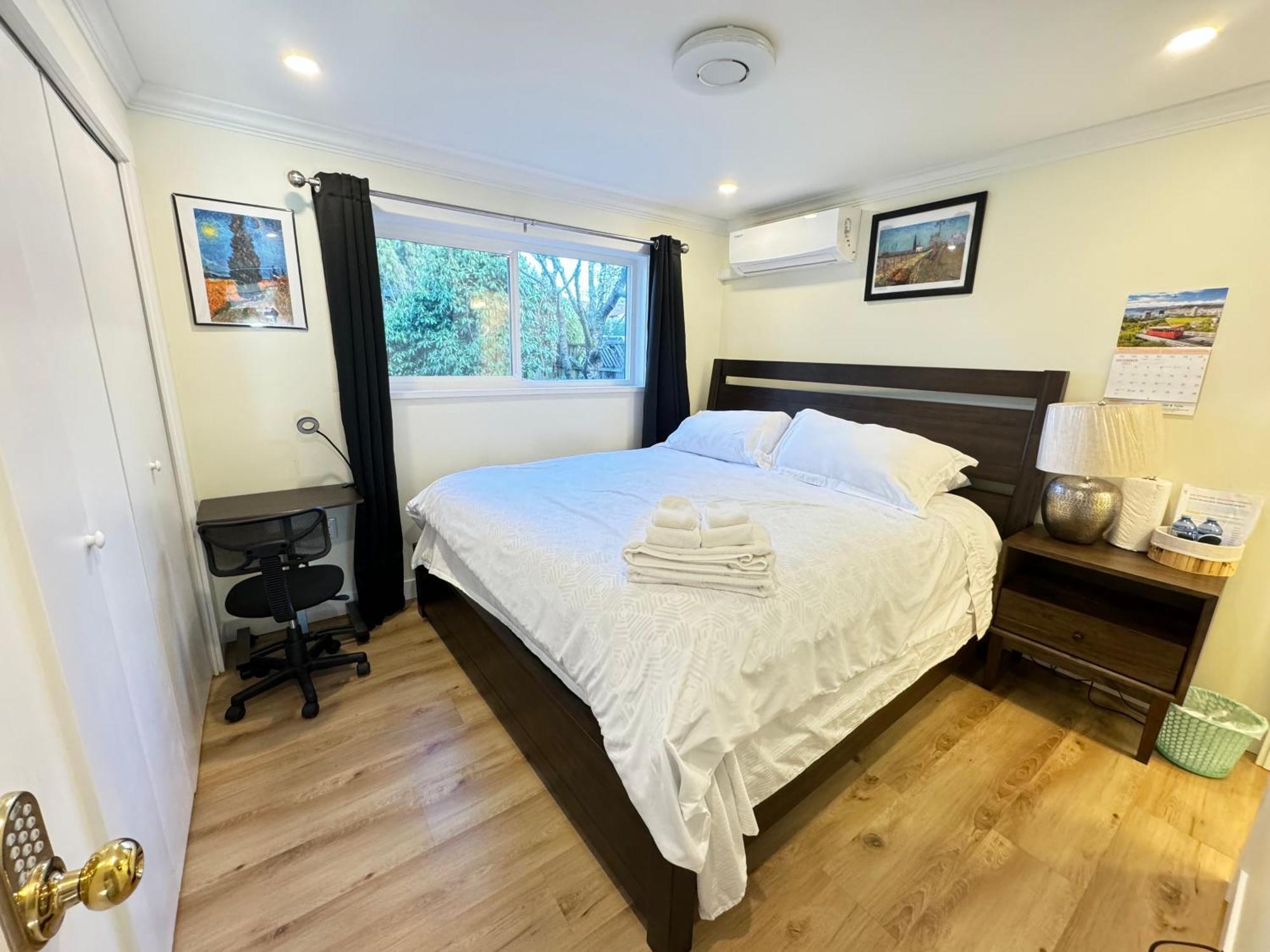 Quite House Near The Vancouver Airport ريتشموند، كولومبيا البريطانية المظهر الخارجي الصورة