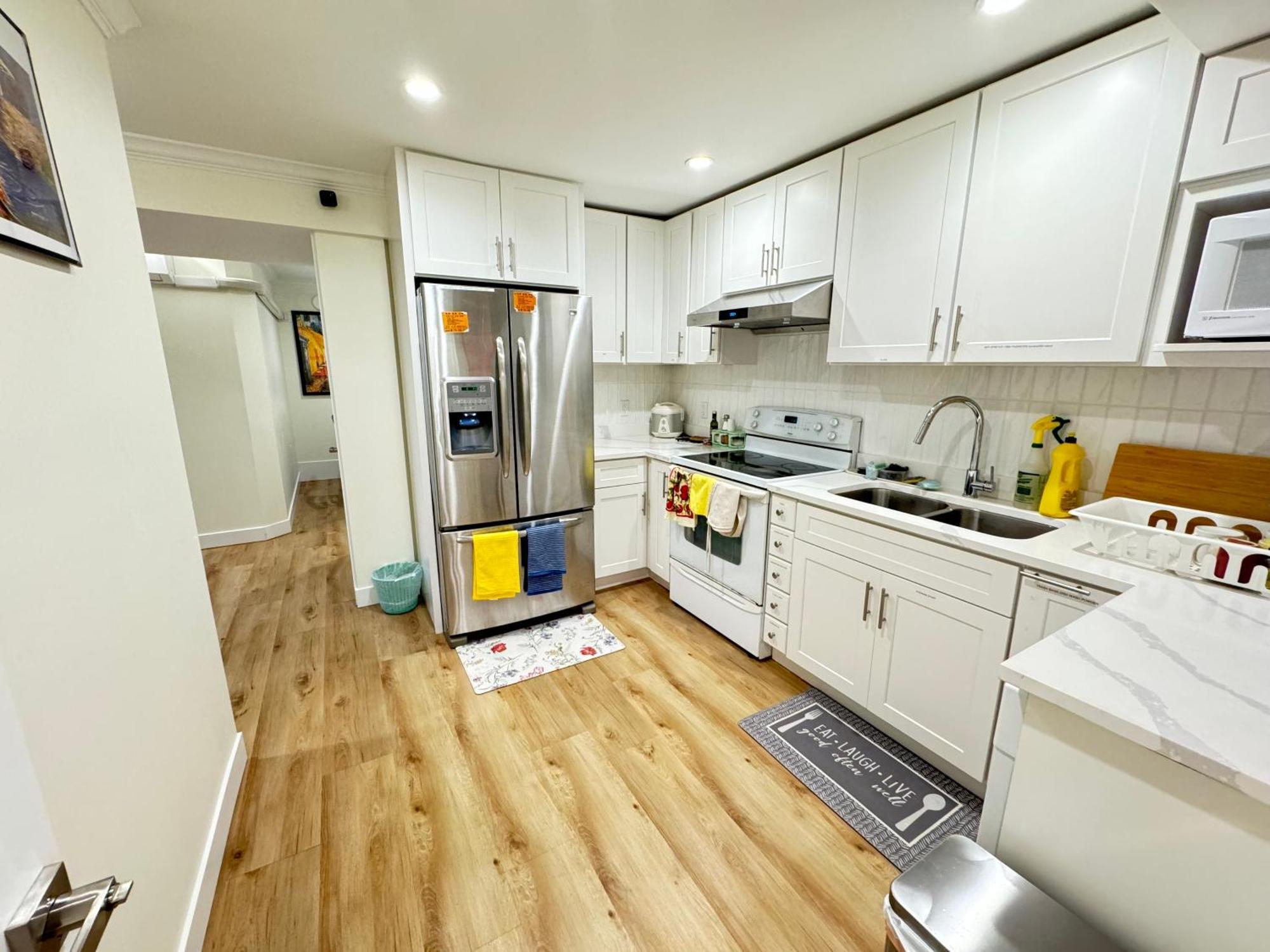 Quite House Near The Vancouver Airport ريتشموند، كولومبيا البريطانية المظهر الخارجي الصورة