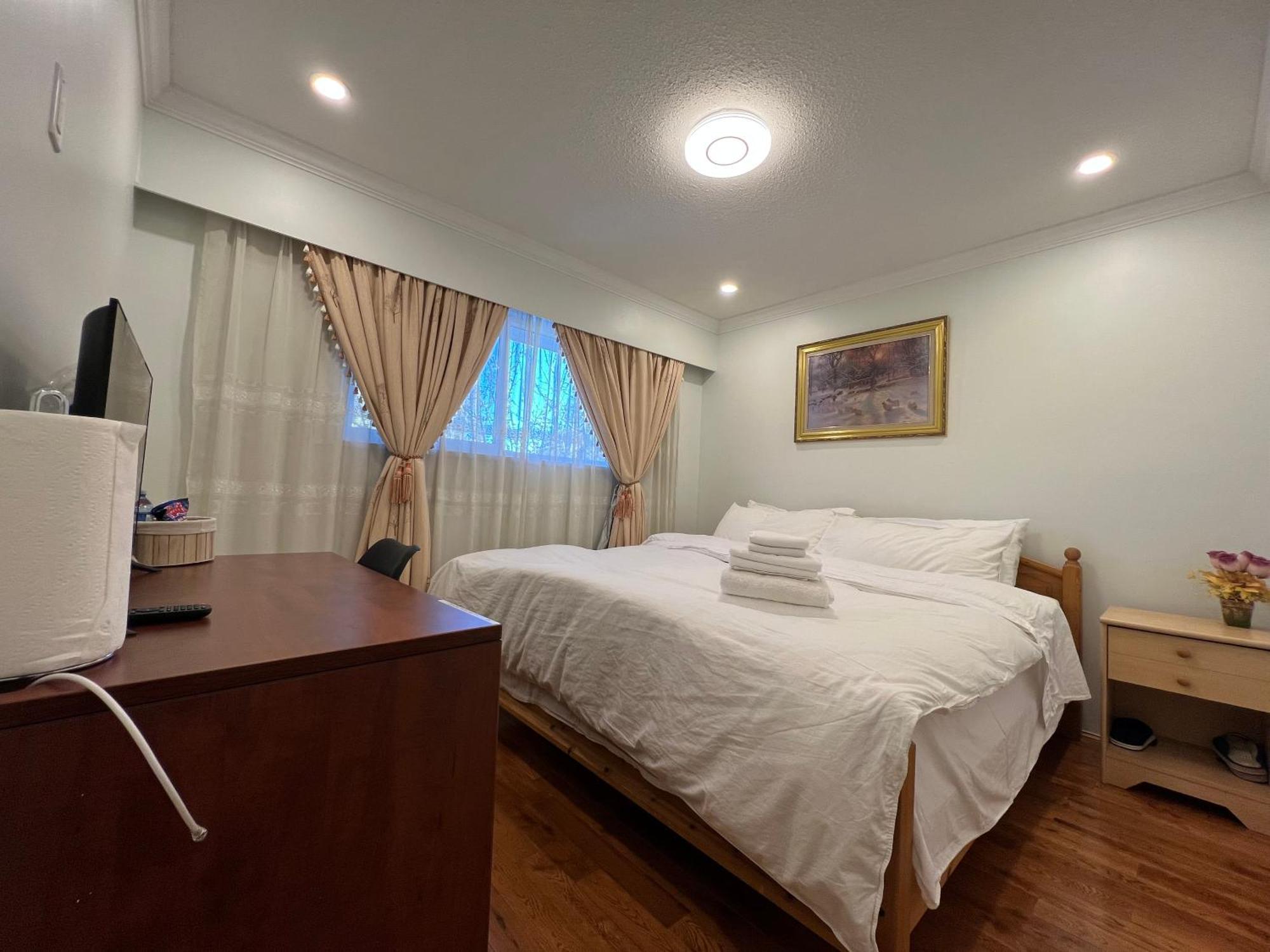 Quite House Near The Vancouver Airport ريتشموند، كولومبيا البريطانية المظهر الخارجي الصورة