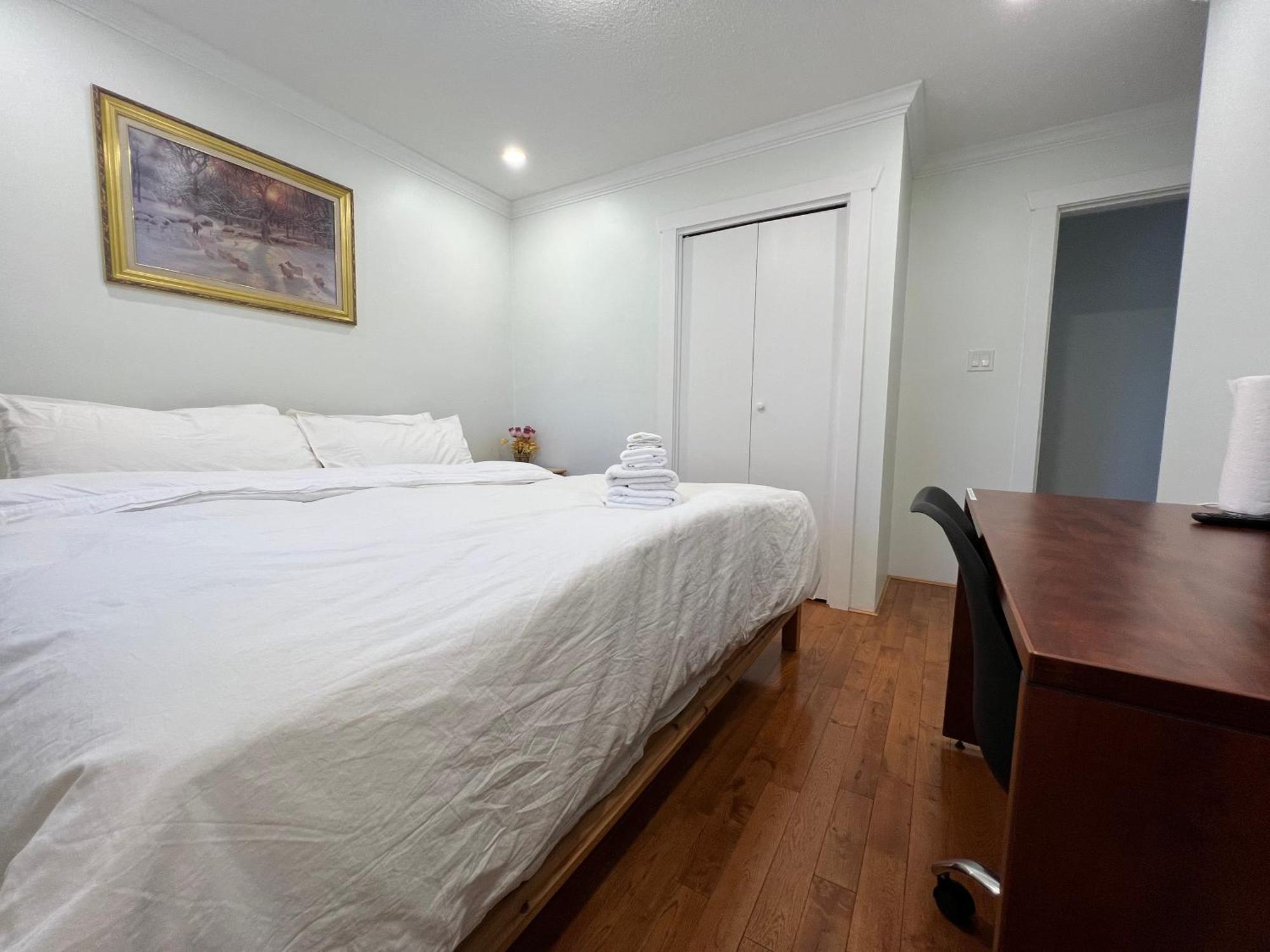 Quite House Near The Vancouver Airport ريتشموند، كولومبيا البريطانية المظهر الخارجي الصورة